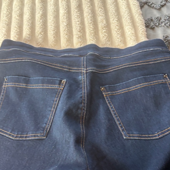 HUE Indigo Blue Jeans large. NEW! - Picture 3 of 4